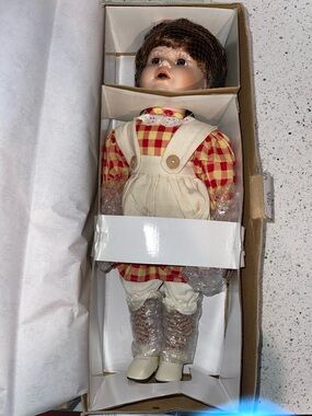 Heritage signature collection 17.5” Cindy  Porcelain Doll